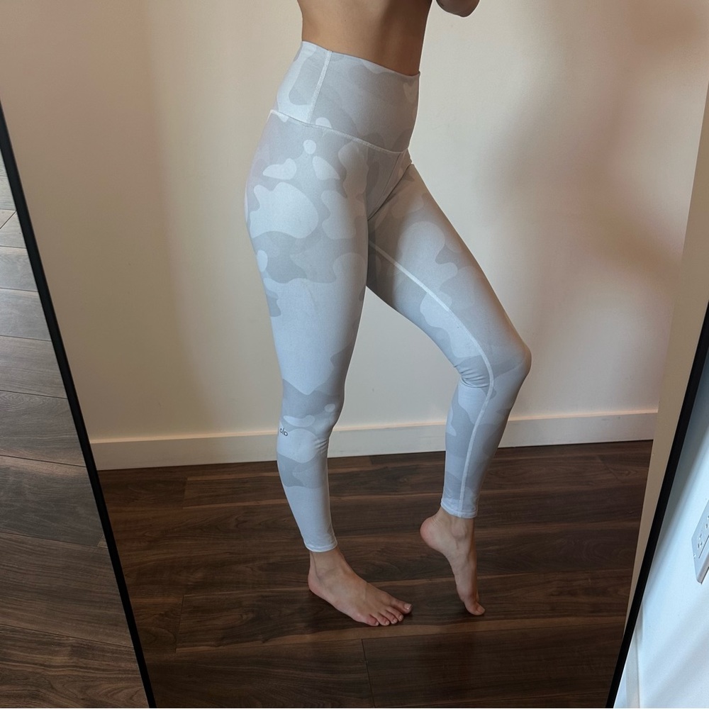 ALO white camo yoga pants - S